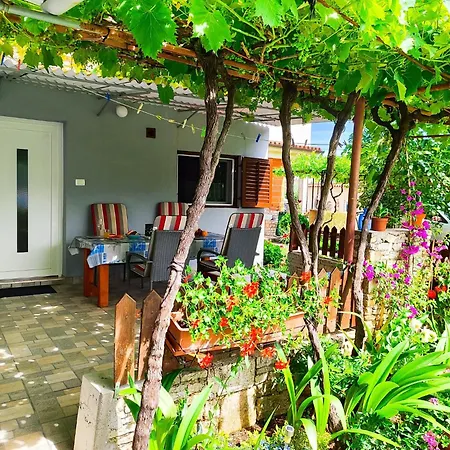 House Pavao Pola